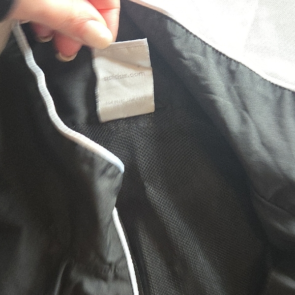 Adidas Women's Black Windbreaker Jacket - Picture 4 of 7